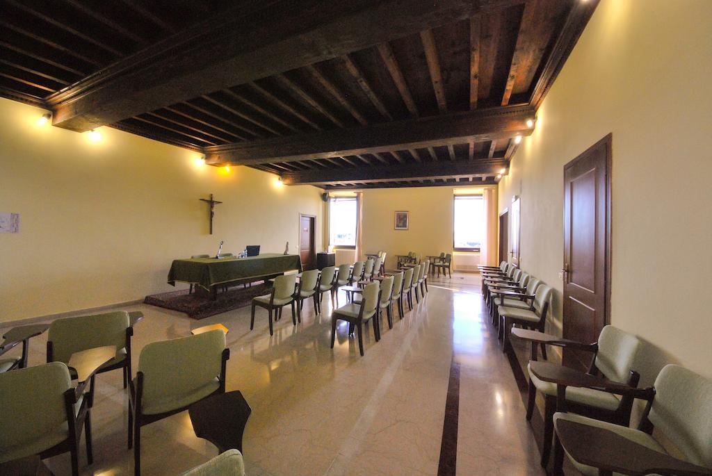 Villa Santa Maria Dell'Arco - Centro Oreb Cazzago San Martino Kültér fotó
