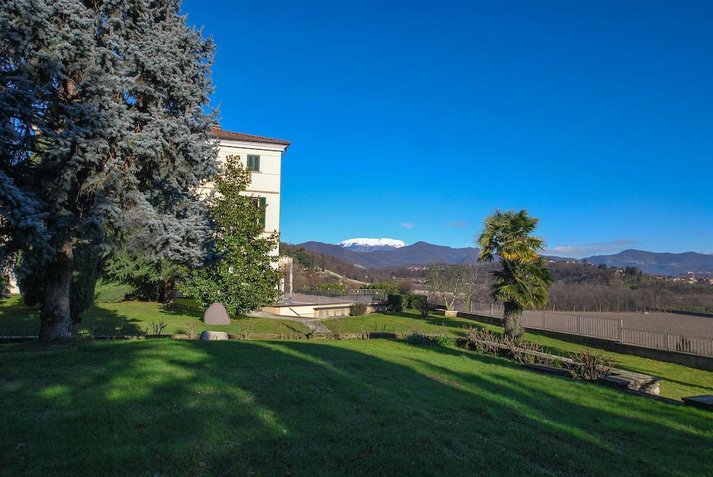 Villa Santa Maria Dell'Arco - Centro Oreb Cazzago San Martino Kültér fotó